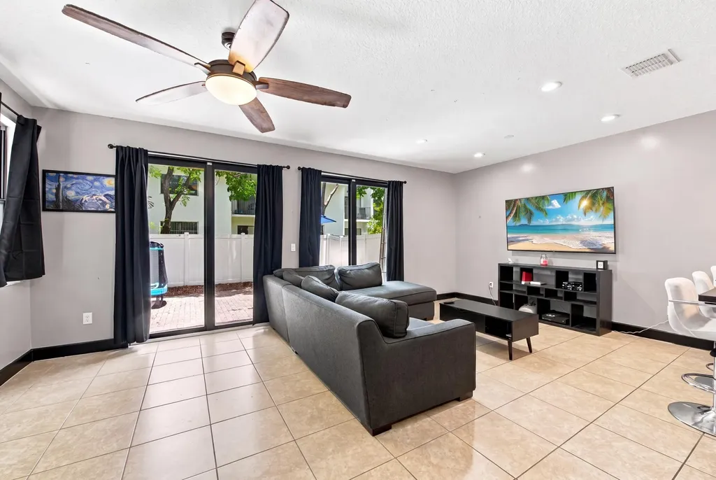4817 NW 59th Street Tamarac FL 33319