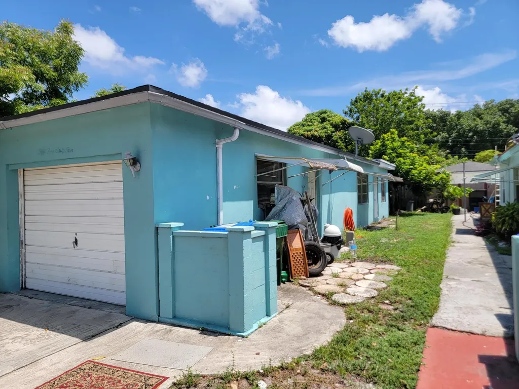 5165 SW 10th Court Margate FL 33068
