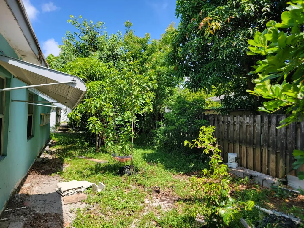 5165 SW 10th Court Margate FL 33068