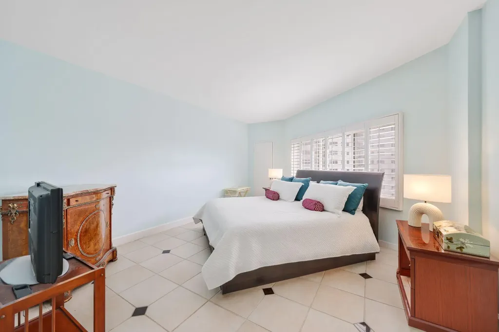 333 Sunset Drive Fort Lauderdale FL 33301