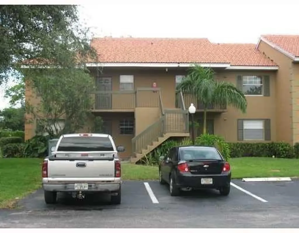 729 NW 103rd Terrace Pembroke Pines FL 33026