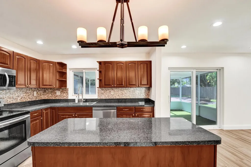 300 SW 19th Avenue Fort Lauderdale FL 33312