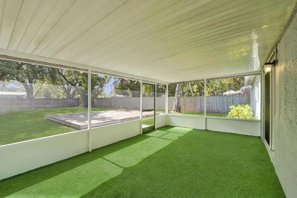 300 SW 19th Avenue Fort Lauderdale FL 33312