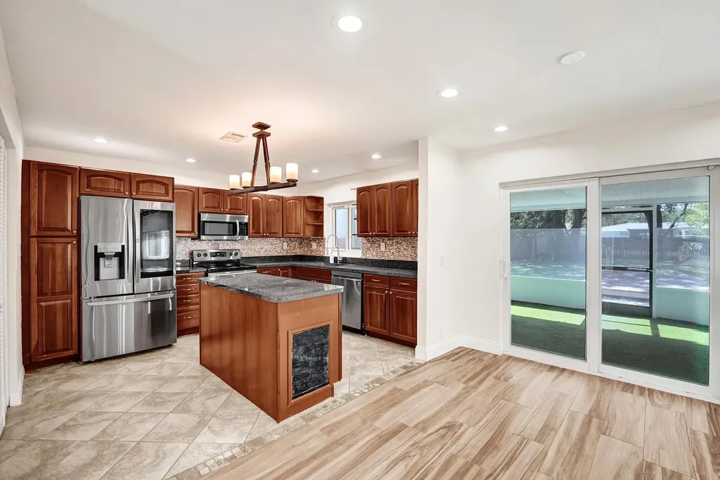 300 SW 19th Avenue Fort Lauderdale FL 33312