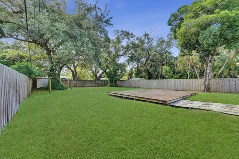 300 SW 19th Avenue Fort Lauderdale FL 33312