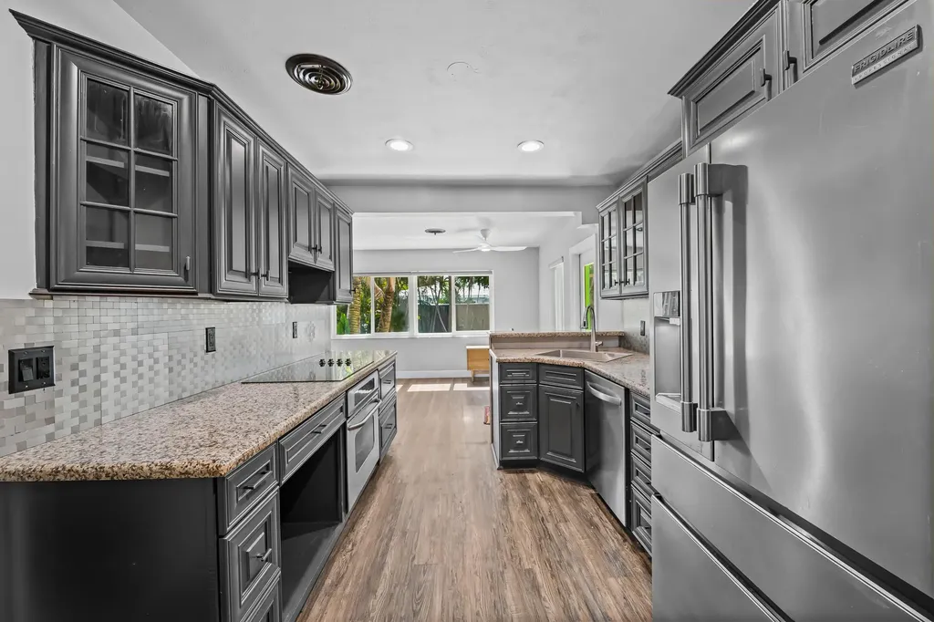 4860 NE 6th Avenue Oakland Park FL 33334