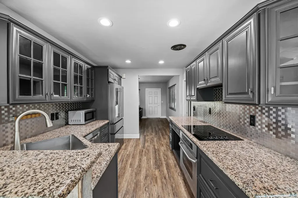 4860 NE 6th Avenue Oakland Park FL 33334