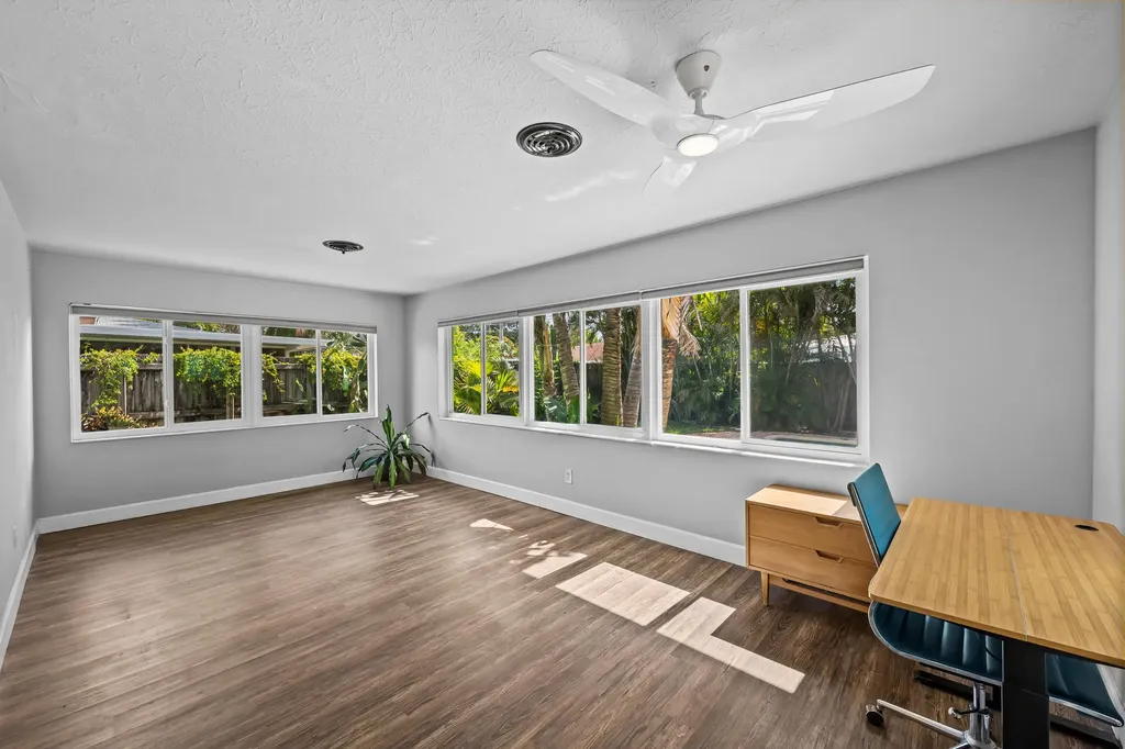 4860 NE 6th Avenue Oakland Park FL 33334