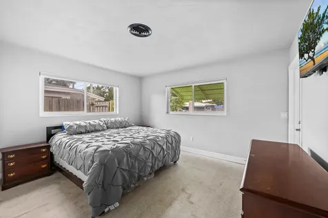 4860 NE 6th Avenue Oakland Park FL 33334