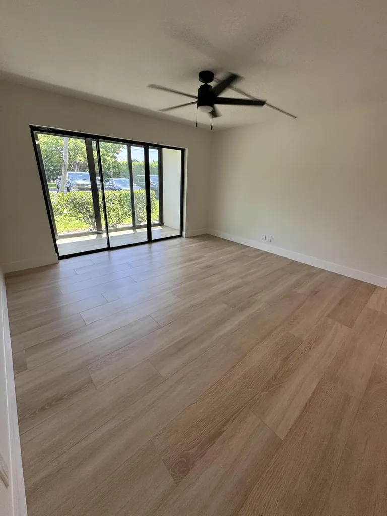 629 Sea Pine Way Greenacres FL 33415