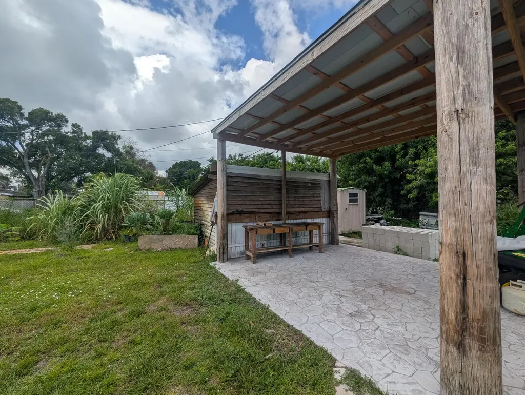 625 Coconut Avenue N Port St Lucie FL 34952