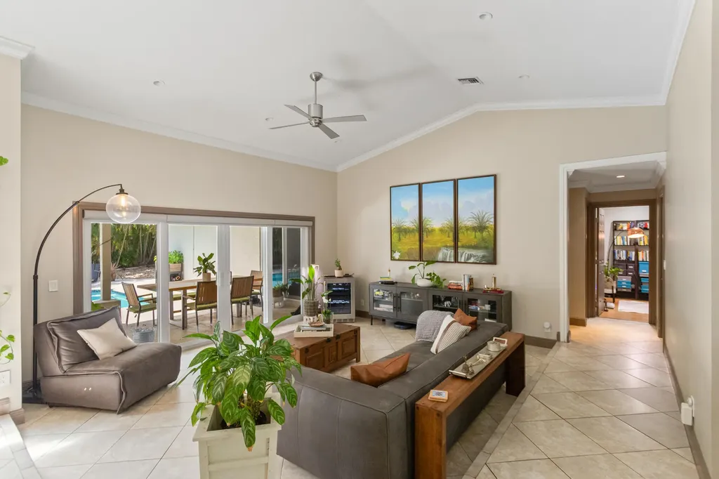 4050 NW 7th Lane Delray Beach FL 33445