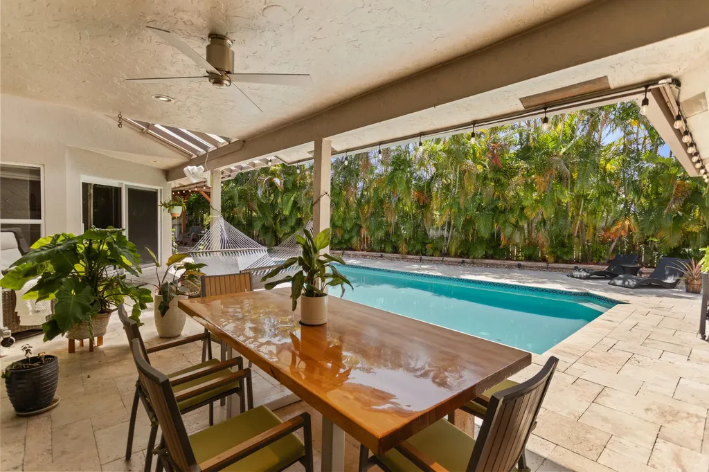 4050 NW 7th Lane Delray Beach FL 33445