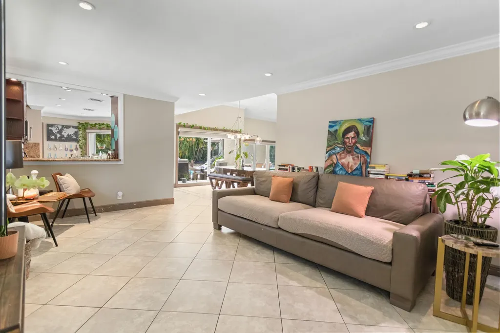 4050 NW 7th Lane Delray Beach FL 33445