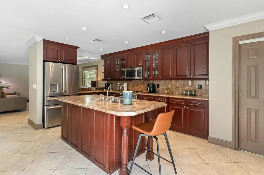 4050 NW 7th Lane Delray Beach FL 33445