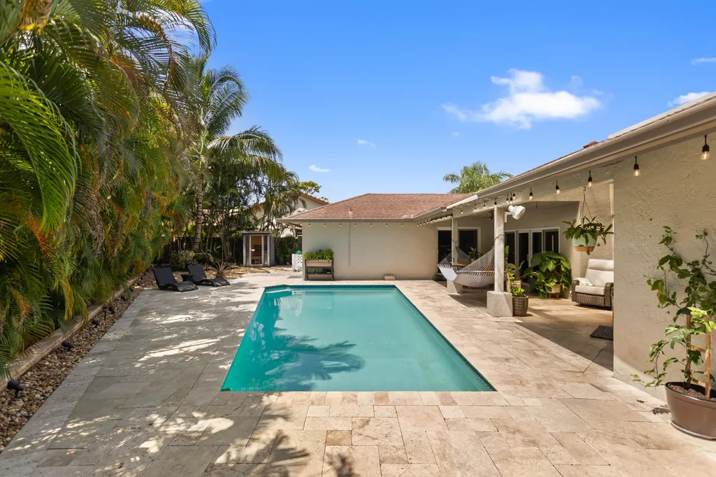 4050 NW 7th Lane Delray Beach FL 33445