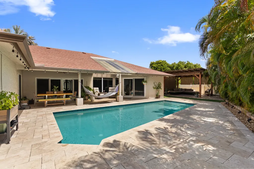 4050 NW 7th Lane Delray Beach FL 33445