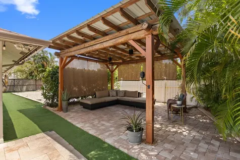 4050 NW 7th Lane Delray Beach FL 33445