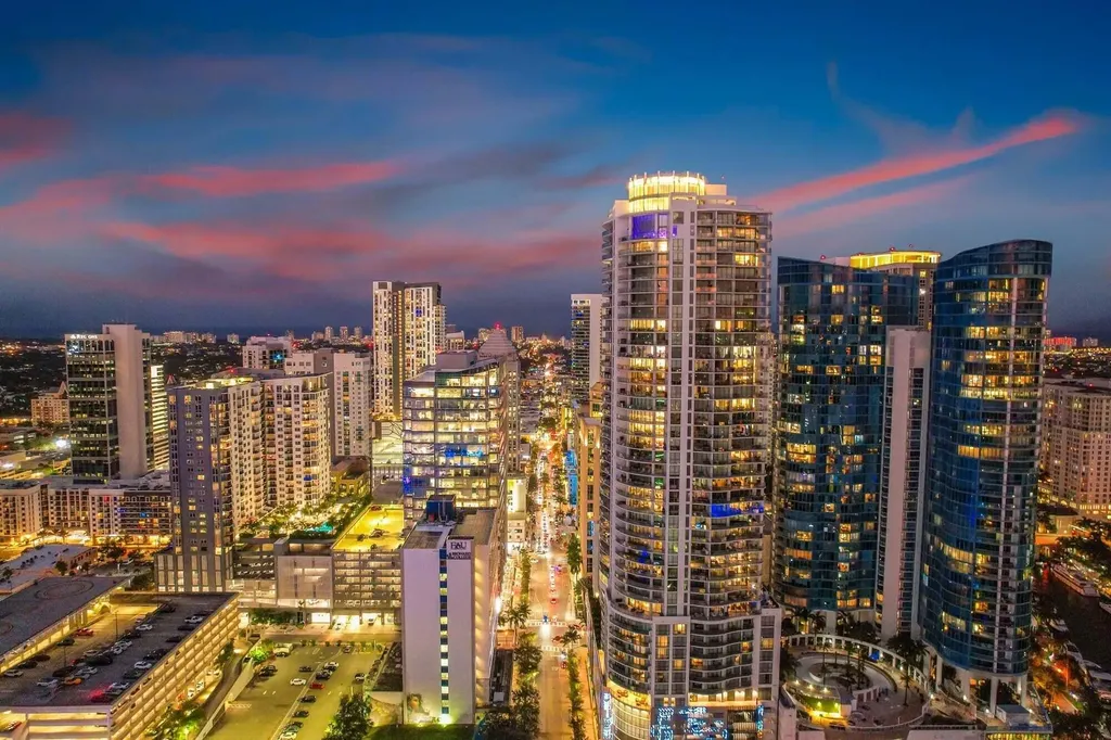 100 E Las Olas Boulevard Fort Lauderdale FL 33301
