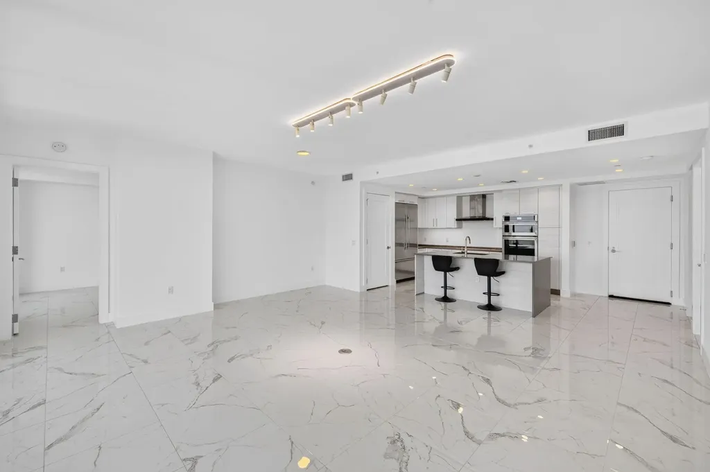 100 E Las Olas Boulevard Fort Lauderdale FL 33301