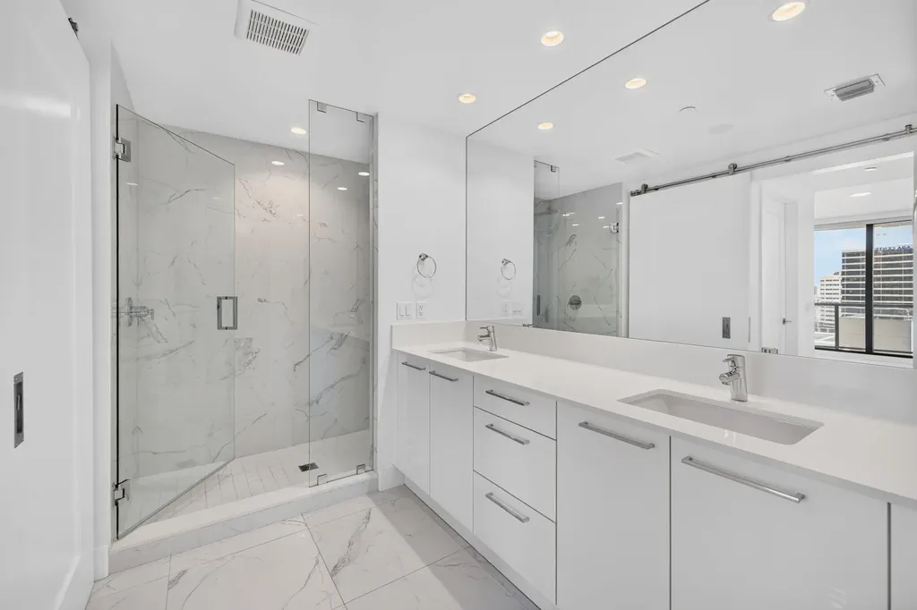 100 E Las Olas Boulevard Fort Lauderdale FL 33301