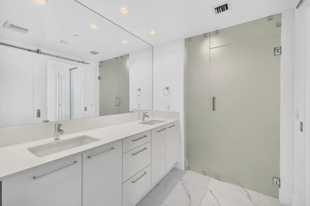 100 E Las Olas Boulevard Fort Lauderdale FL 33301
