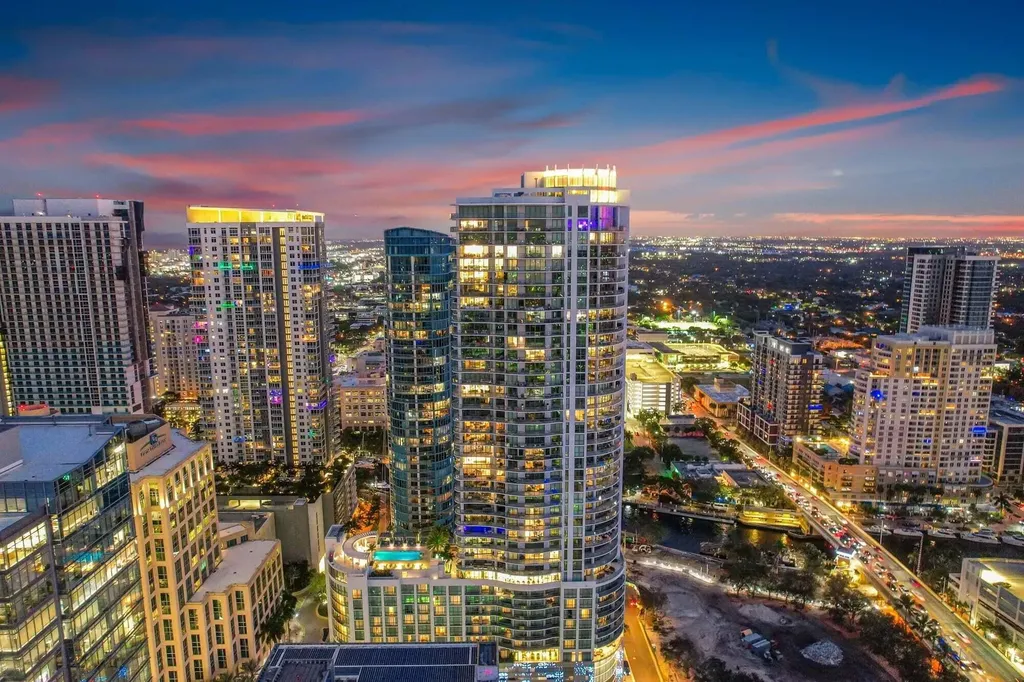 100 E Las Olas Boulevard Fort Lauderdale FL 33301