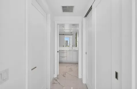 100 E Las Olas Boulevard Fort Lauderdale FL 33301