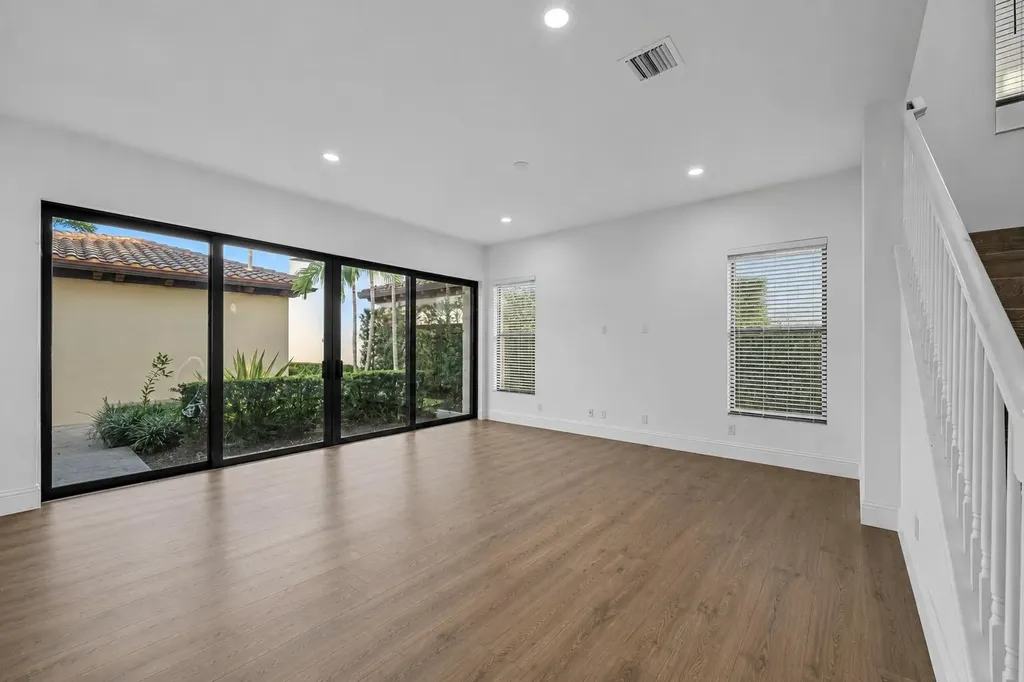 6020 Curie Place Palm Beach Gardens FL 33418