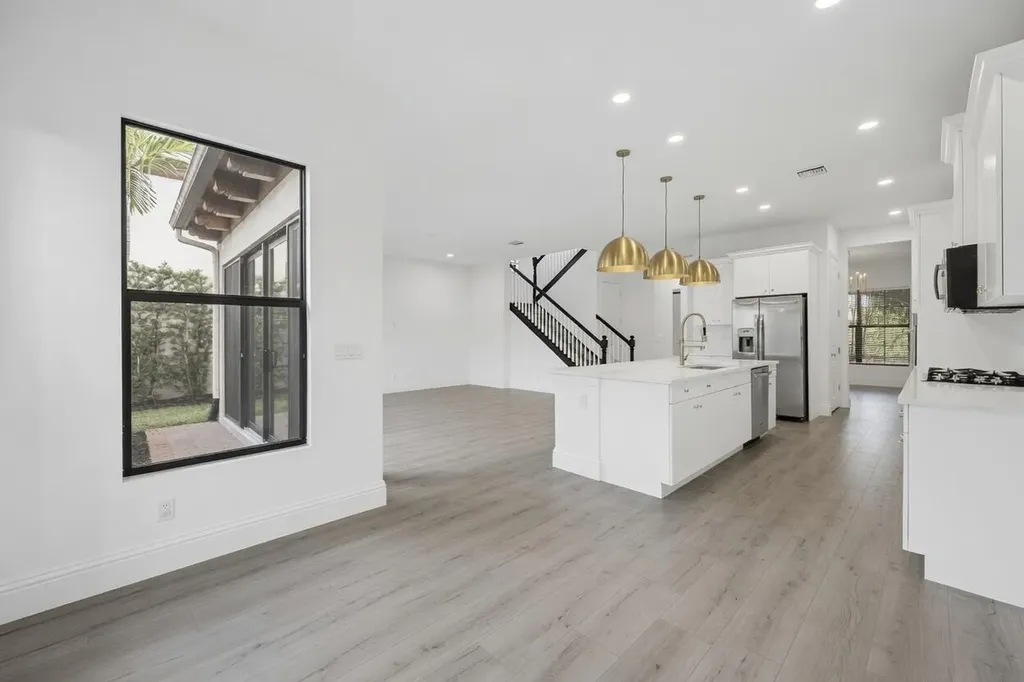 6020 Curie Place Palm Beach Gardens FL 33418