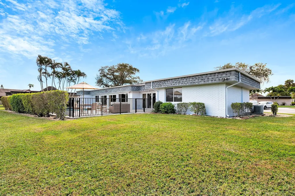 5106 Yellow Pine Lane Tamarac FL 33319