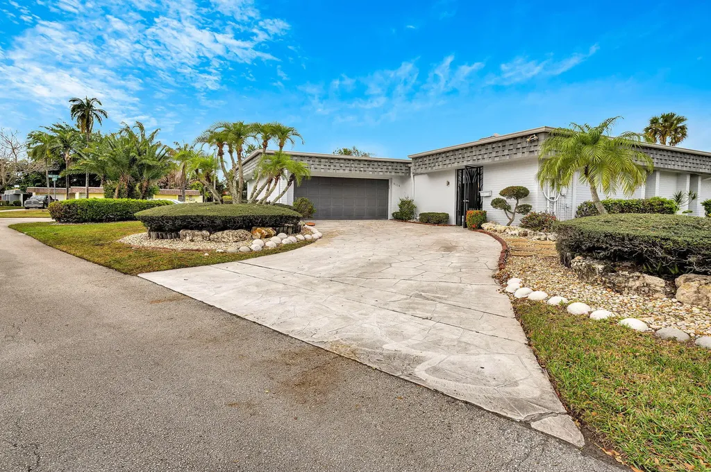 5106 Yellow Pine Lane Tamarac FL 33319