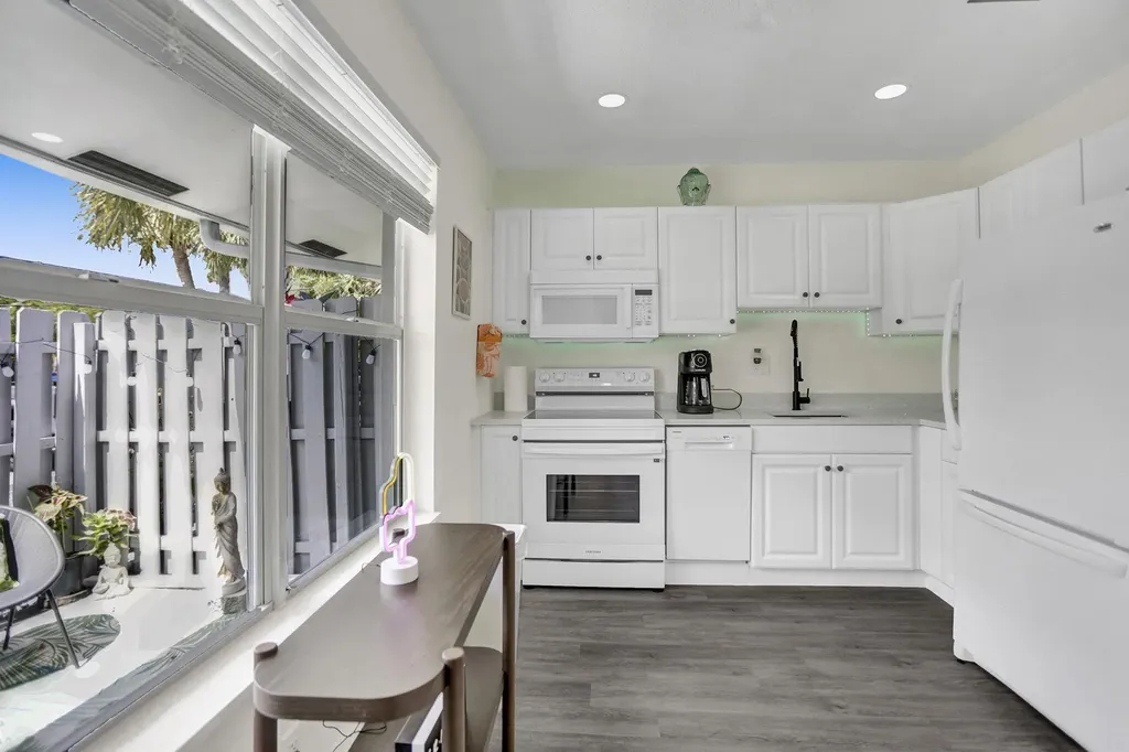 2500 NW 3rd Avenue Wilton Manors FL 33311