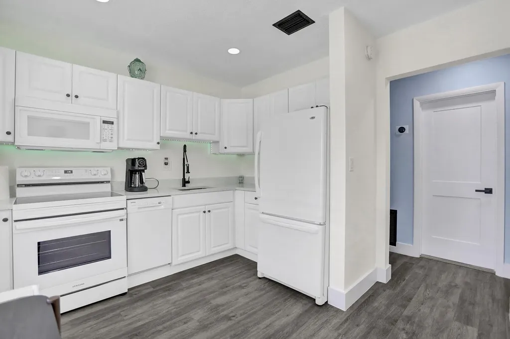 2500 NW 3rd Avenue Wilton Manors FL 33311