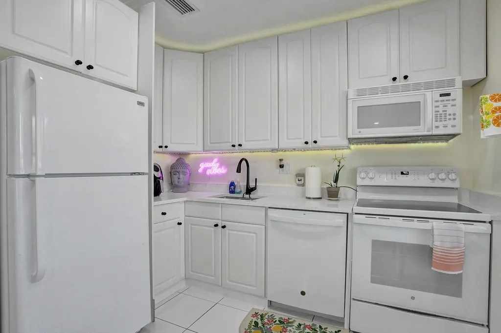 2500 NW 3rd Avenue Wilton Manors FL 33311