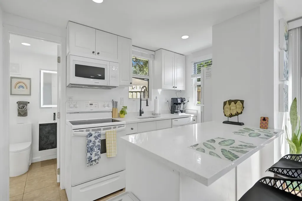 2500 NW 3rd Avenue Wilton Manors FL 33311