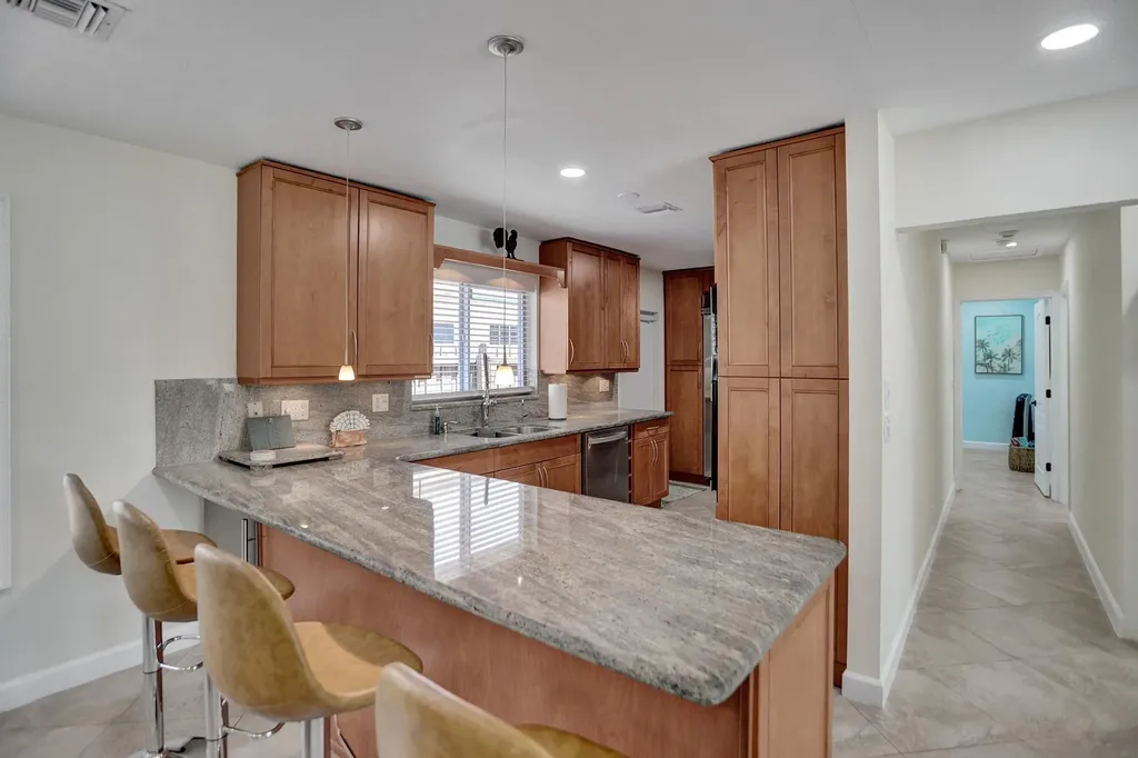 2500 NW 3rd Avenue Wilton Manors FL 33311
