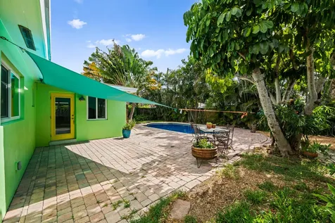 400 NW 52nd Court Oakland Park FL 33309