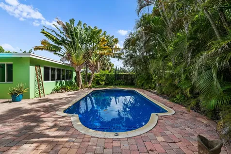 400 NW 52nd Court Oakland Park FL 33309