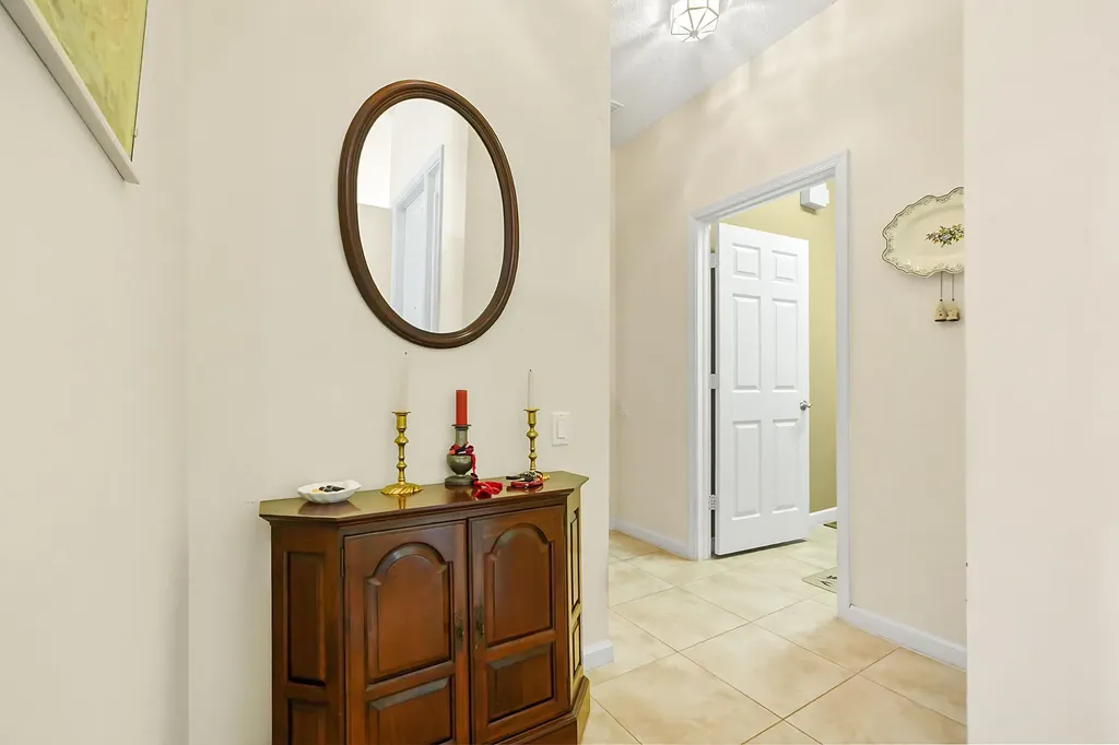 390 NW Breezy Point Loop Port St Lucie FL 34986