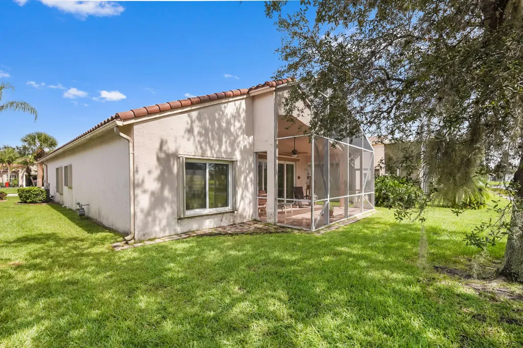 390 NW Breezy Point Loop Port St Lucie FL 34986
