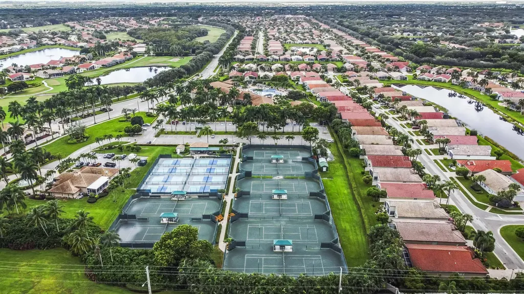 390 NW Breezy Point Loop Port St Lucie FL 34986