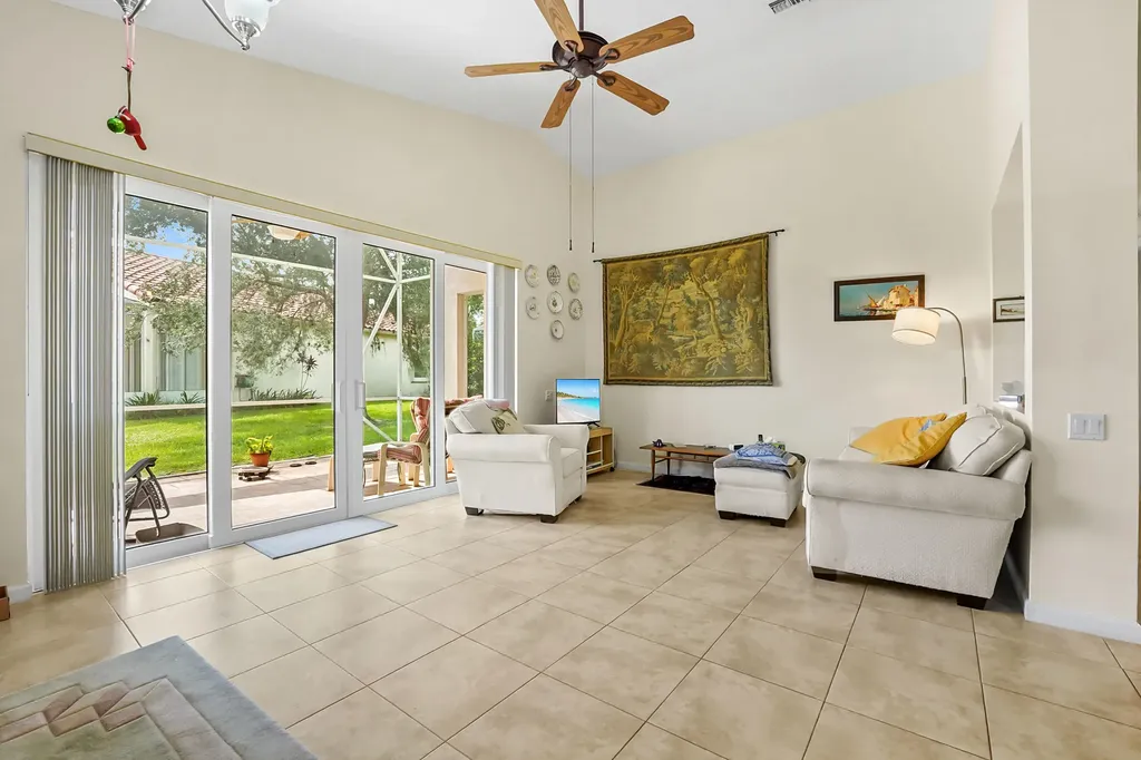 390 NW Breezy Point Loop Port St Lucie FL 34986