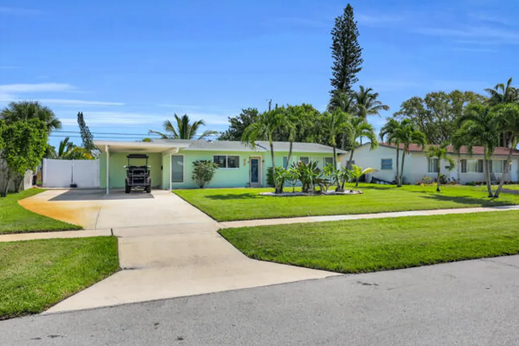 804 N Cinnamon Road North Palm Beach FL 33408