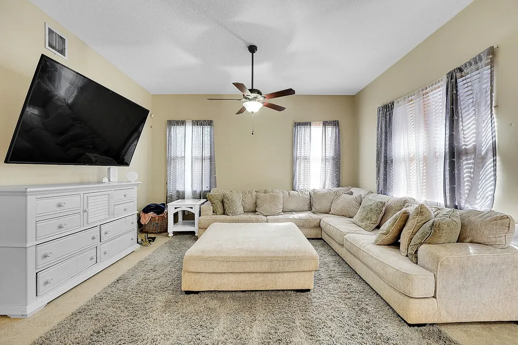 6173 NW East Deville Circle Port St Lucie FL 34986