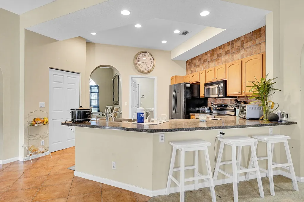 6173 NW East Deville Circle Port St Lucie FL 34986