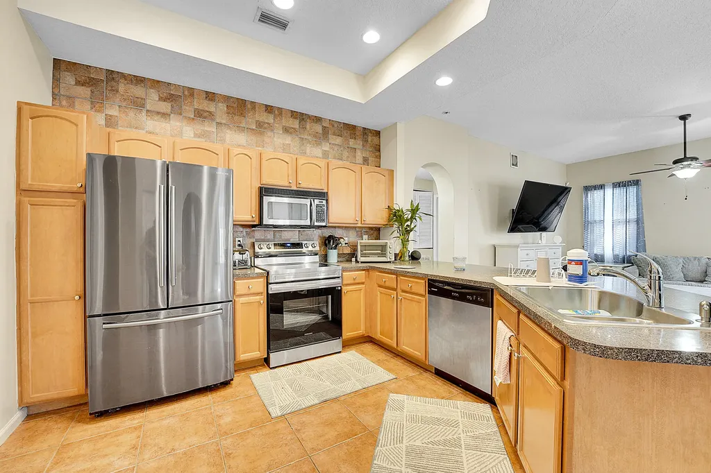 6173 NW East Deville Circle Port St Lucie FL 34986