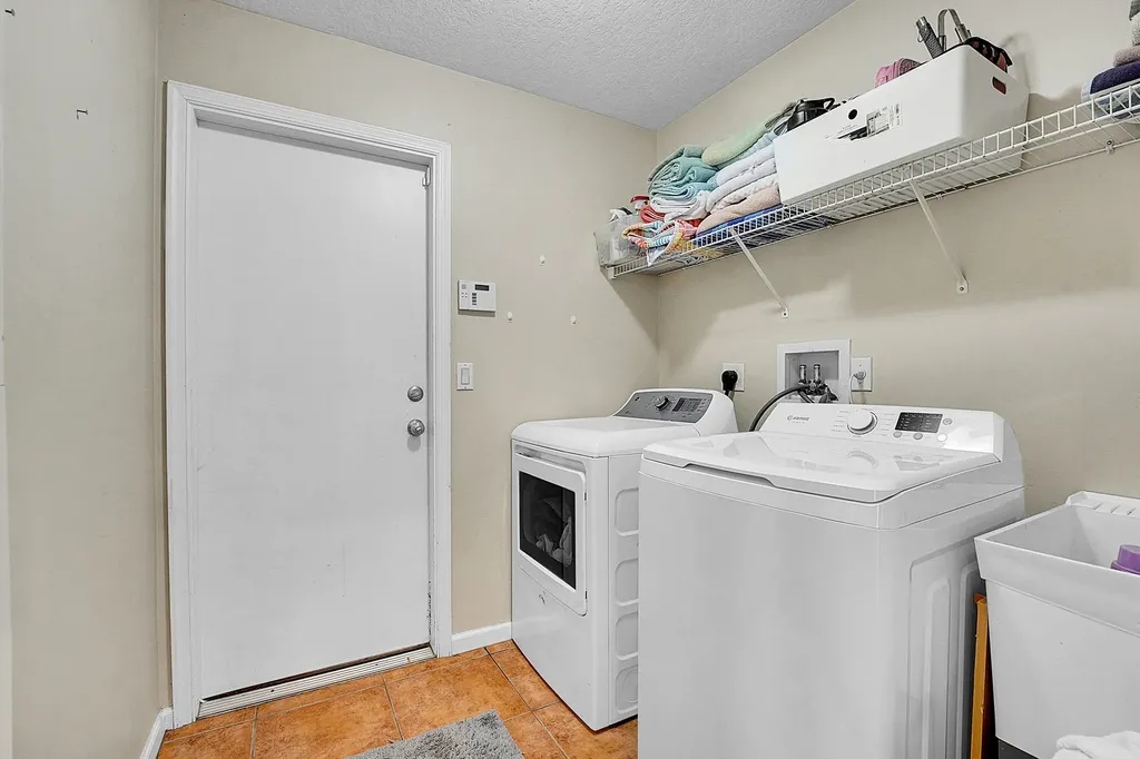 6173 NW East Deville Circle Port St Lucie FL 34986