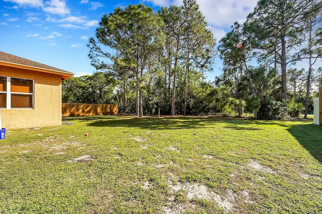 6173 NW East Deville Circle Port St Lucie FL 34986