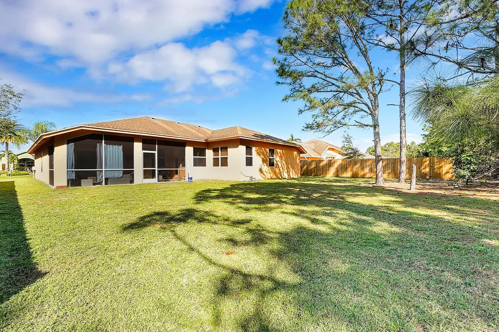 6173 NW East Deville Circle Port St Lucie FL 34986